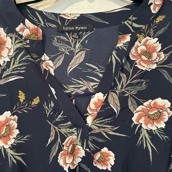 Lynn Ryan Navy Floral Hi Lo Top - Picture 4 of 12